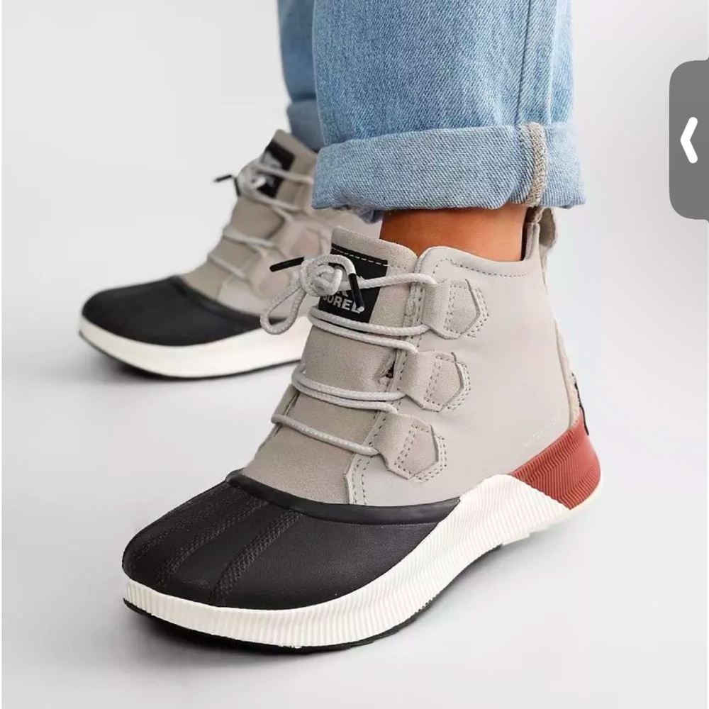 Sorel Out N About™ III Leather Boot, BNWT, Size 8
